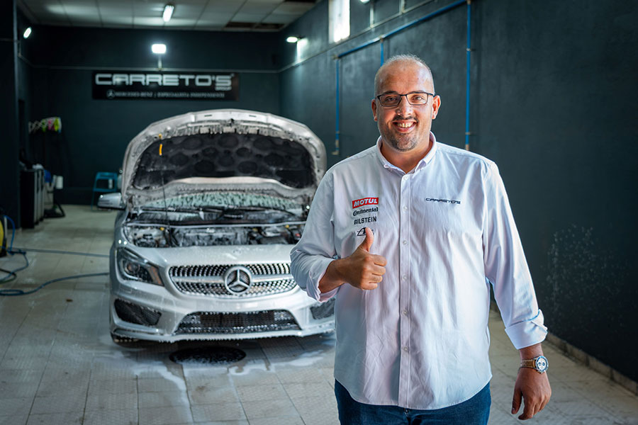 A primeira oficina de David Carreto era um one-man-show para duas dúzias de veículos de clientes de várias marcas (foto: Mewa)